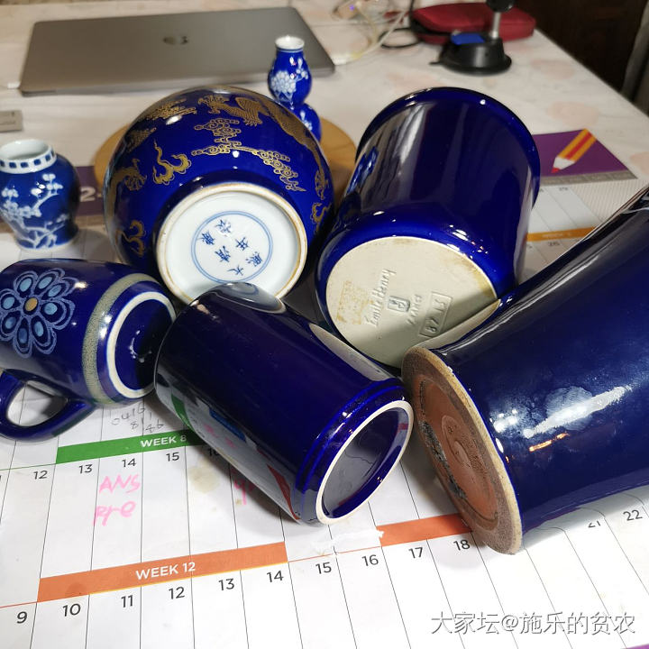 现代篮釉瓷器与元代霁蓝釉白龙纹梅瓶色泽比对_收藏