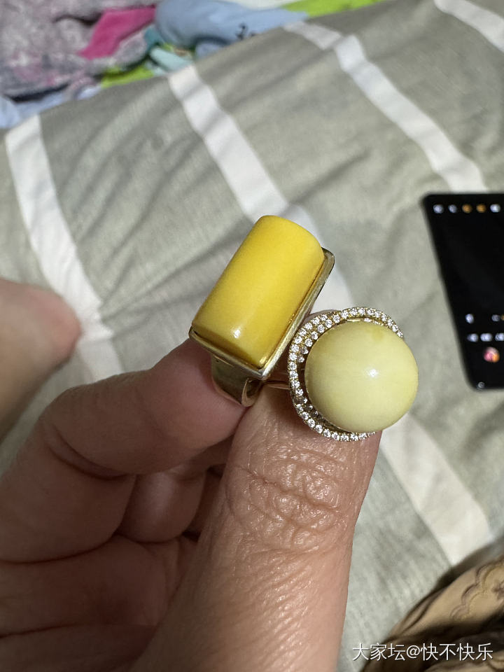 这块蜜蜡是哪里的料子_琥珀蜜蜡