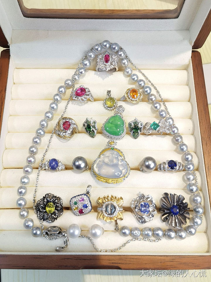 今年控制住了自己没怎么买_彩色宝石翡翠珍珠
