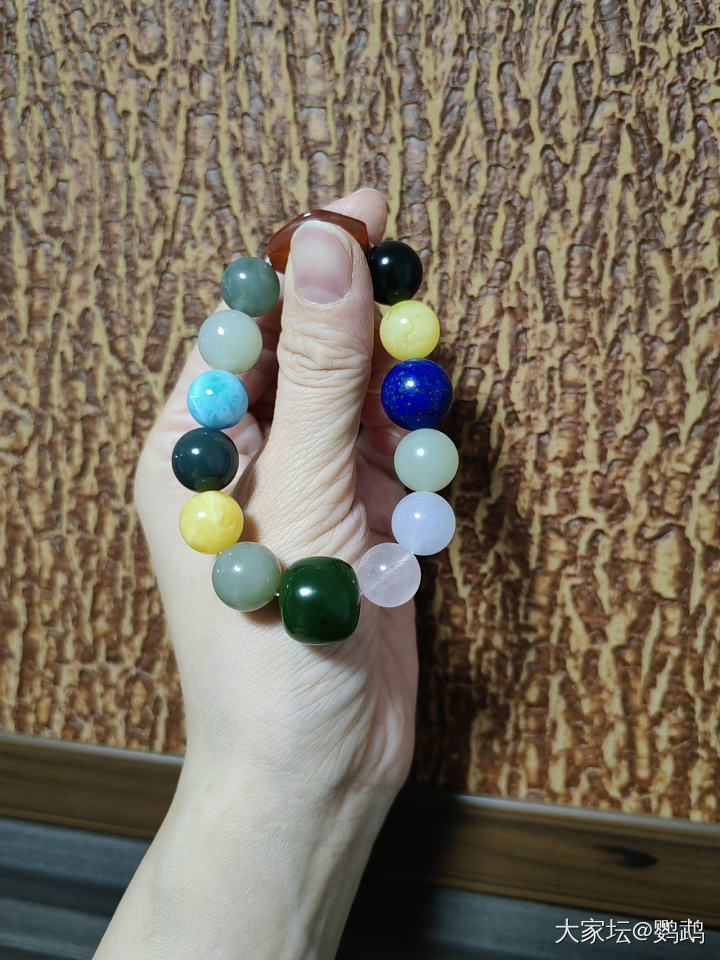 这里面最碍眼，最不搭的是哪个珠子_多宝玉石