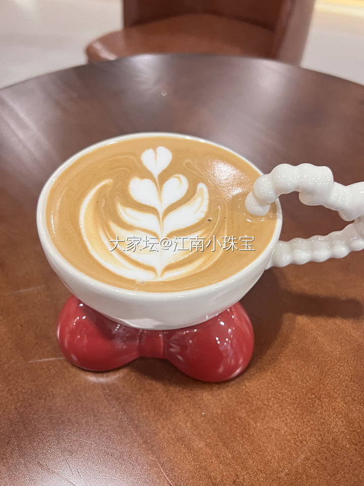 玉与咖啡杯和圣诞更配哦_翡翠和田玉