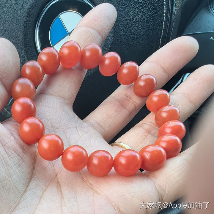 两串保山，选哪个？_珠串南红