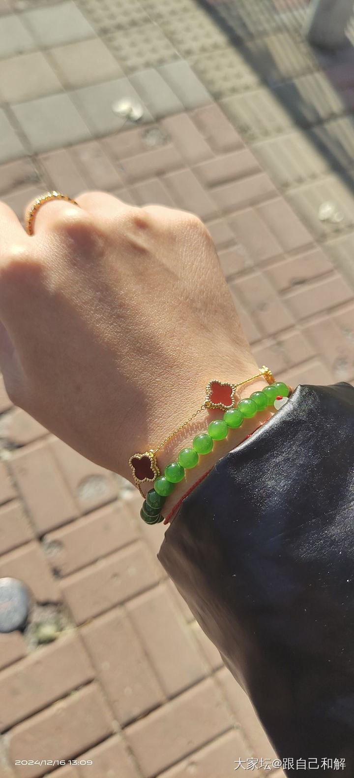 给点阳光就灿烂之小家碧玉🥰_老山檀和田玉