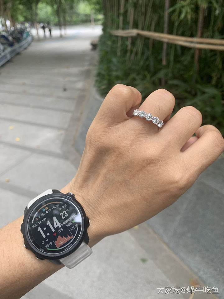 有没有15圈的姐妹做过圆钻排戒？_戒指钻石