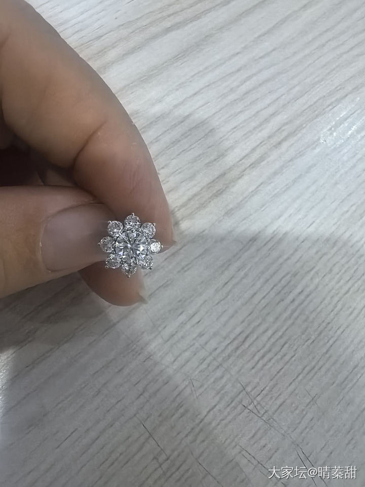 太阳花耳钉丢了一个😭_培育钻
