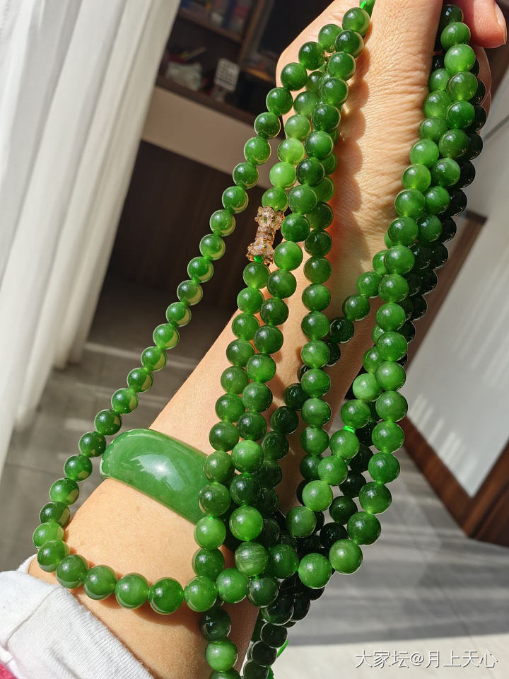 阳光下的碧玉_碧玉和田玉