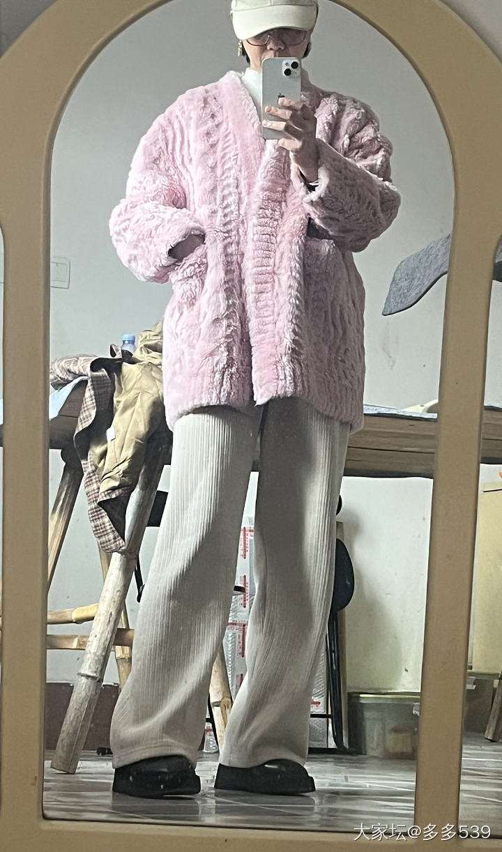 今年是不是很流行这个颜色，反正我好喜欢_穿搭
