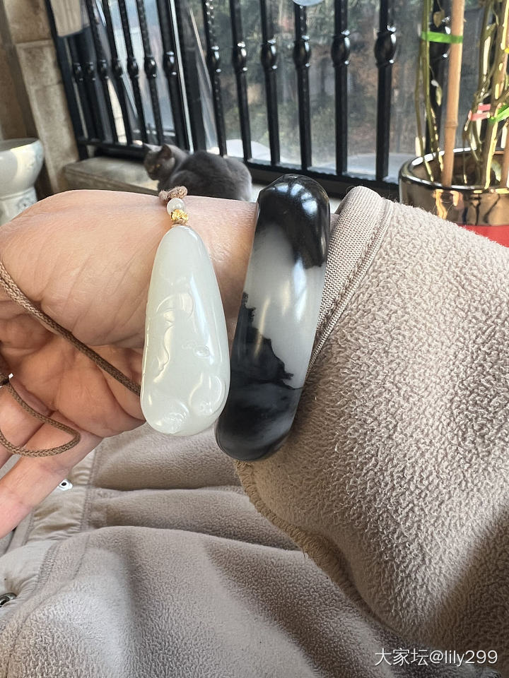 大幂幂把青花手镯价格干上去了_和田玉