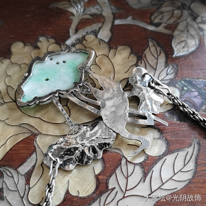 中国风老翡翠荷叶镶银吉祥鹤吊坠，老物新做。_首饰