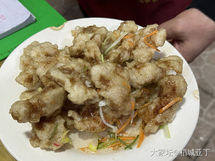 排了一个小时终于吃上了。自己点了鱼香肉丝，麻辣牛肉豆腐，一碗米饭。消费59元。_美食生活