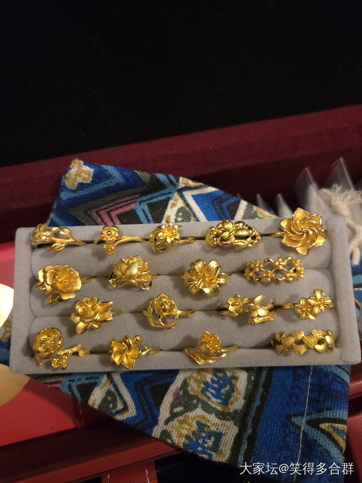 想看看大家的漂亮金戒指💍_戒指