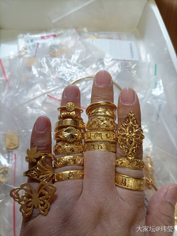 想看看大家的漂亮金戒指💍_戒指
