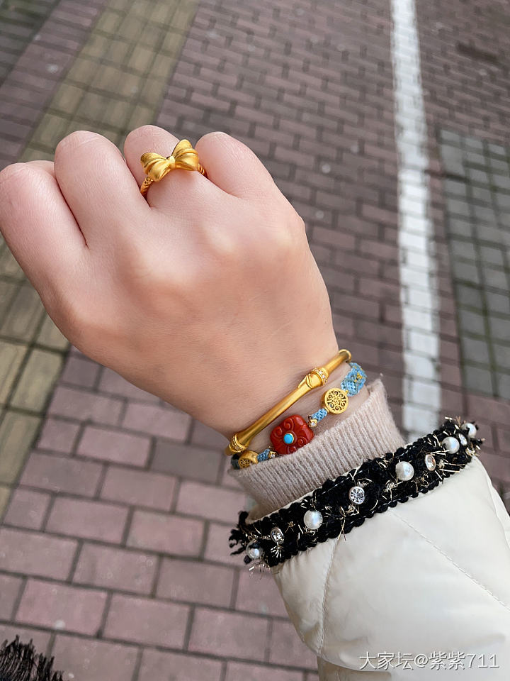 想看看大家的漂亮金戒指💍_戒指