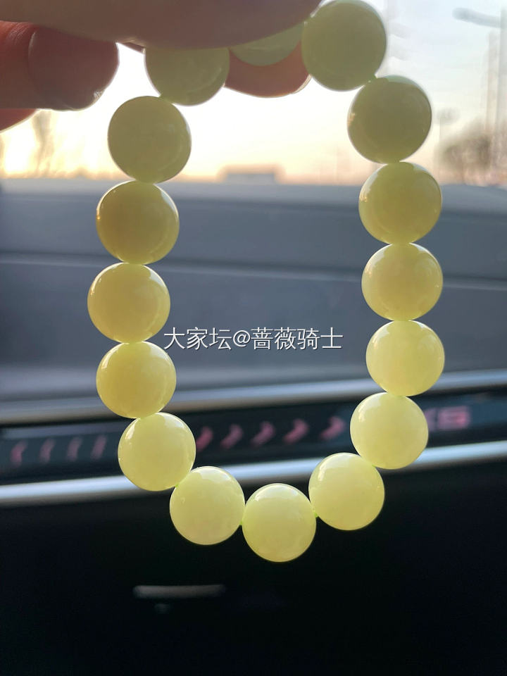 翡翠黄加绿配和田玉黄口串_手镯翡翠珠串和田玉