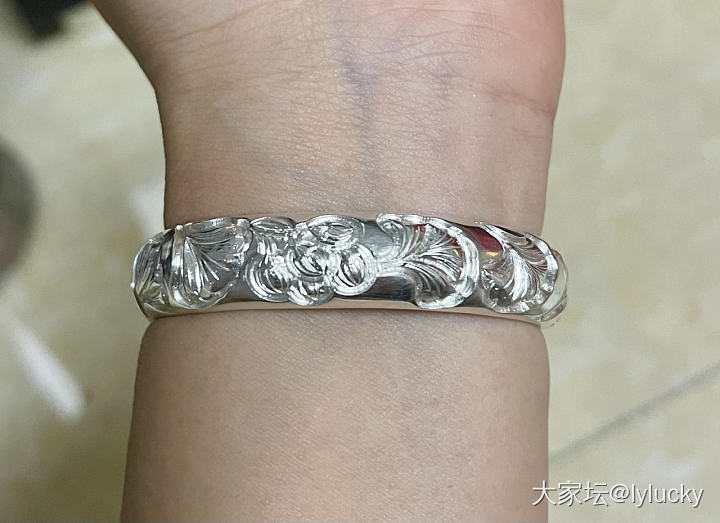 皓银宝庄的银杏_手镯银