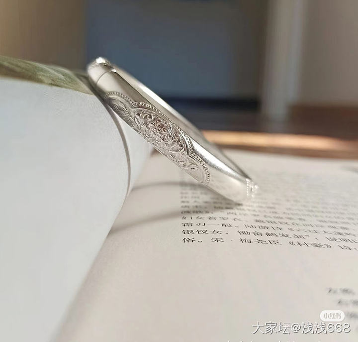 四窗手镯真好看啊，突然就get银子的美感_手镯银