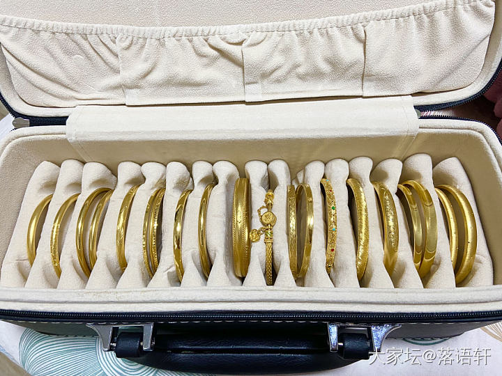 爱买不爱戴是啥毛病……_金