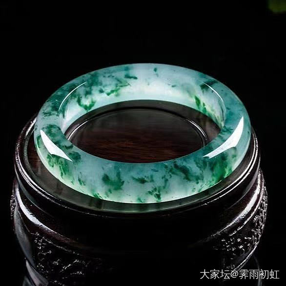 新欢飘花_翡翠手镯