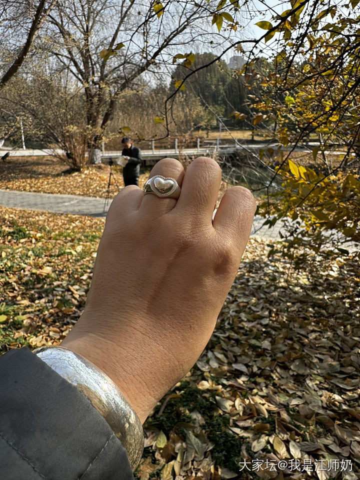 冬天照例身体不好，一年班上得鸡飞狗跳。线上坛子里混着非常愉快，线下日常沉迷恋爱。_手饰银