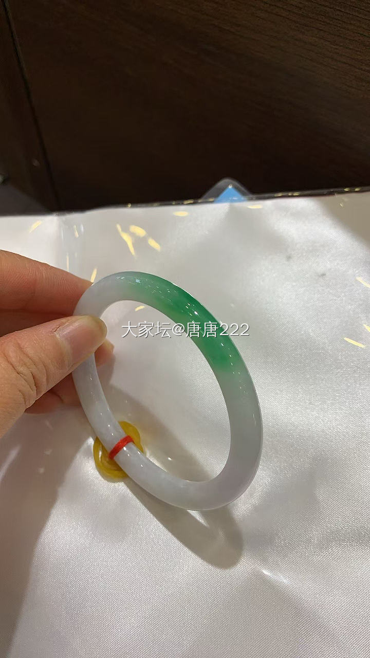 翡翠手镯_翡翠