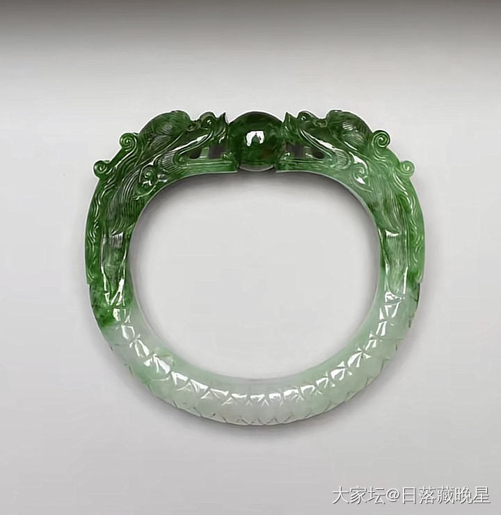 金价飙升，看看美镯吧～_翡翠