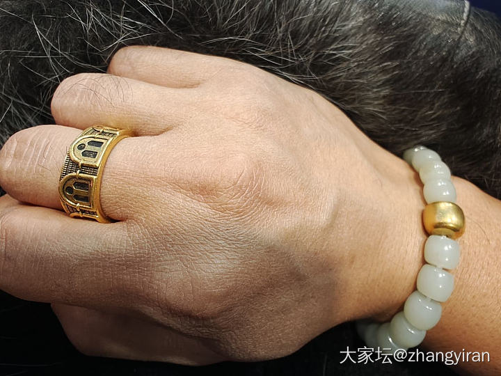 突击检查右手戴了什么_珠串金