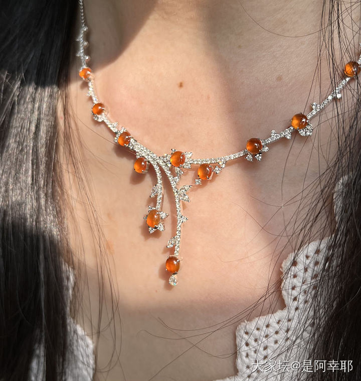 还记得这条翡翠芬达玻璃黄项链吗？_项链翡翠