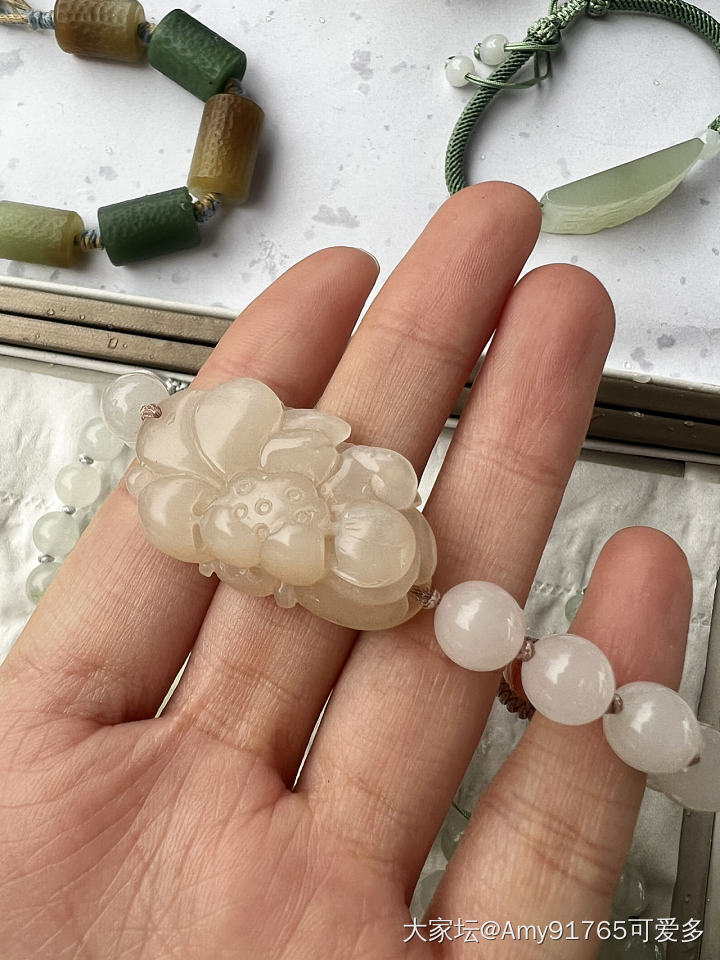 家家户户门口遍地都是大宝石_和田玉翡翠