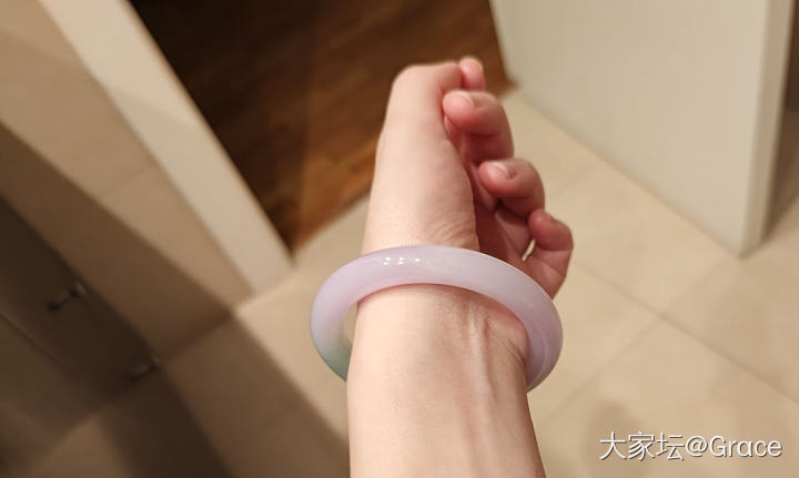 新入的春彩圆条 粉色很明显 能看到什么价呢？_手镯翡翠
