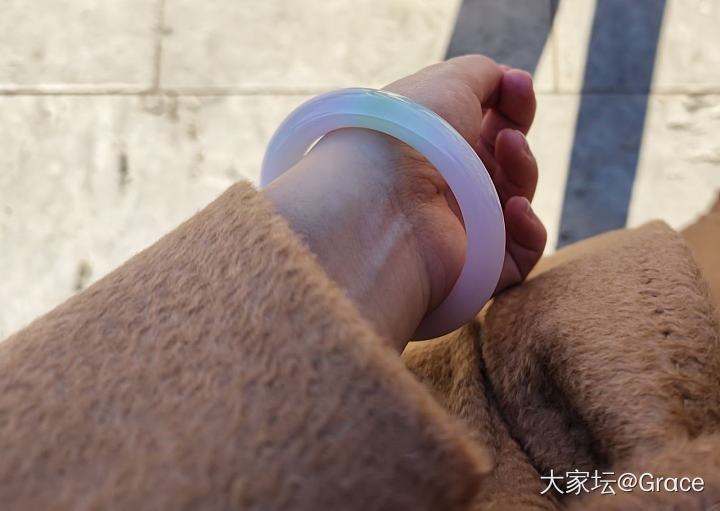 新入的春彩圆条 粉色很明显 能看到什么价呢？_手镯翡翠