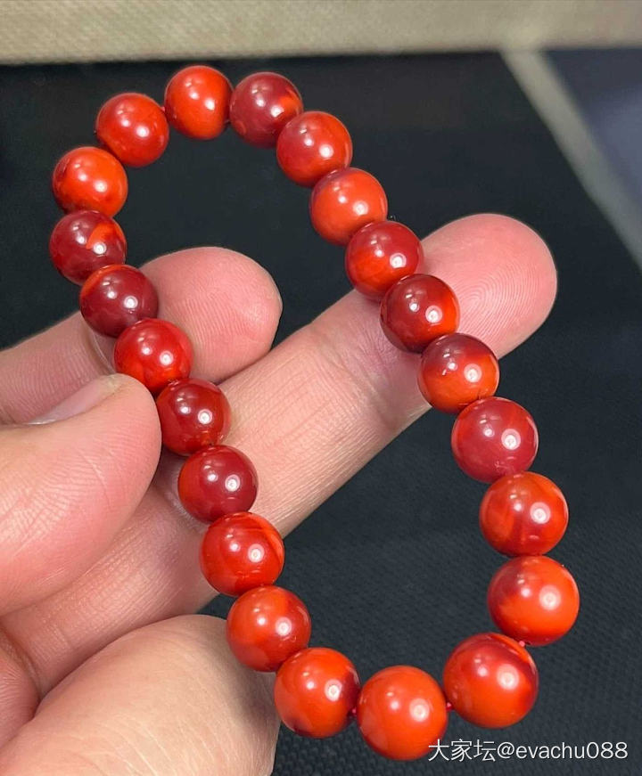 请教下这条南红手串大概什么价格？_南红玉髓玛瑙