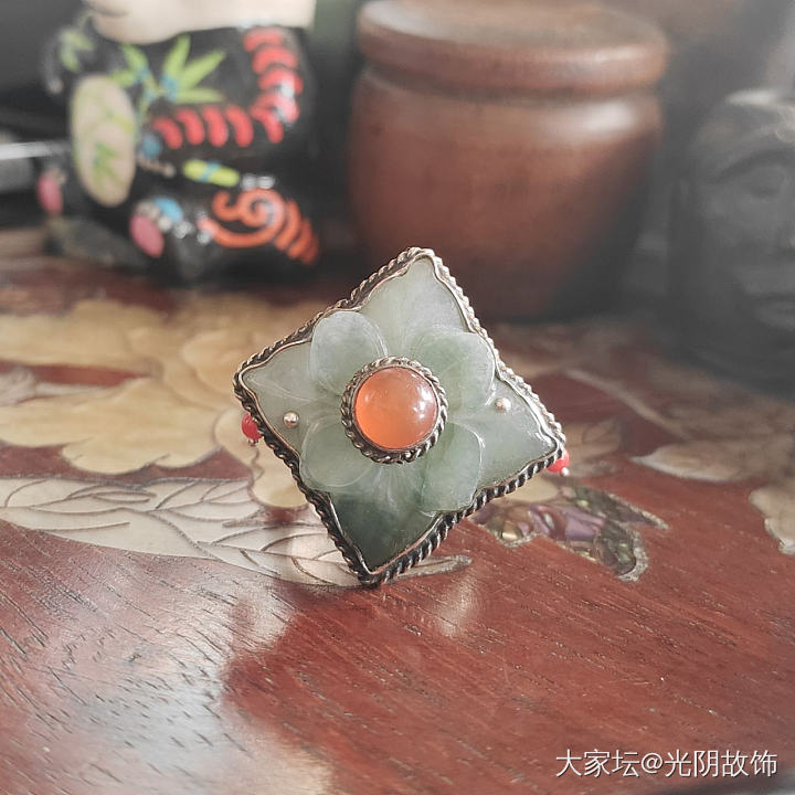 中国风老翡翠帽花镶银方形戒指，老物新做。_首饰