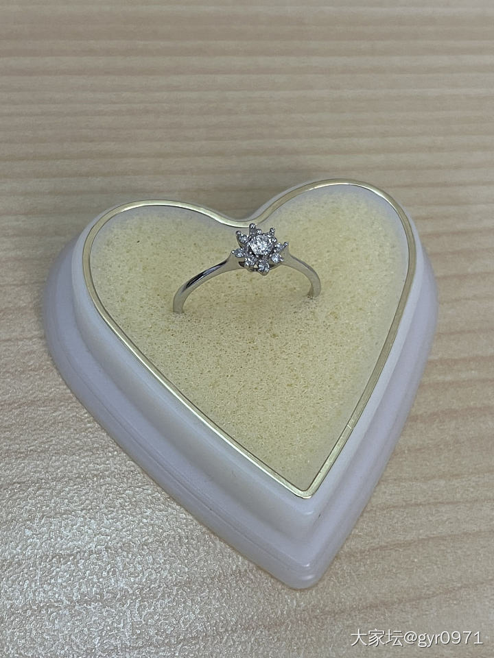 我的第一枚钻戒💍_戒指钻石