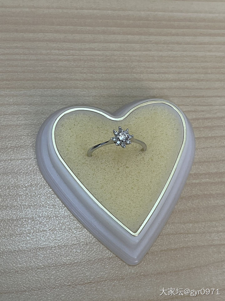 我的第一枚钻戒💍_戒指钻石
