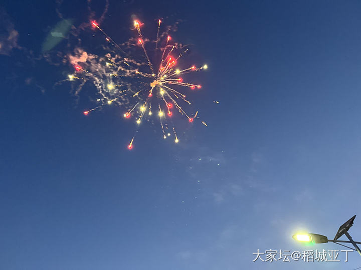 元宵节，晚上在亲戚家蹭了顿烤肉，喝了点小酒，美滋滋。_美食生活