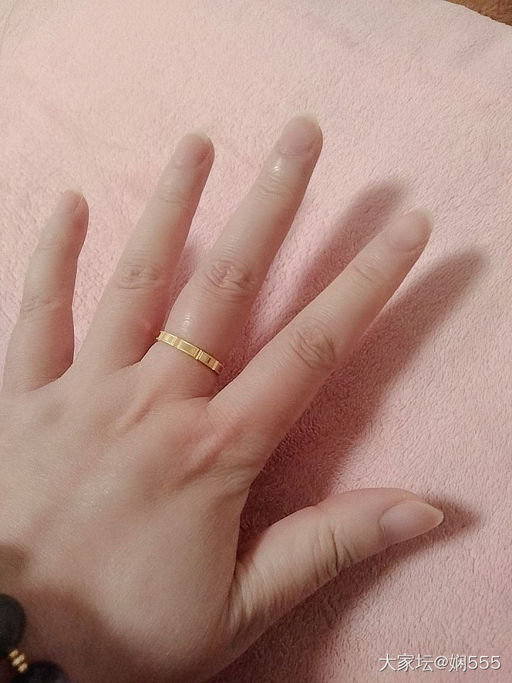 有没有好看的对戒款式啊。话说，结婚都没买对戒。现在想买了_戒指金