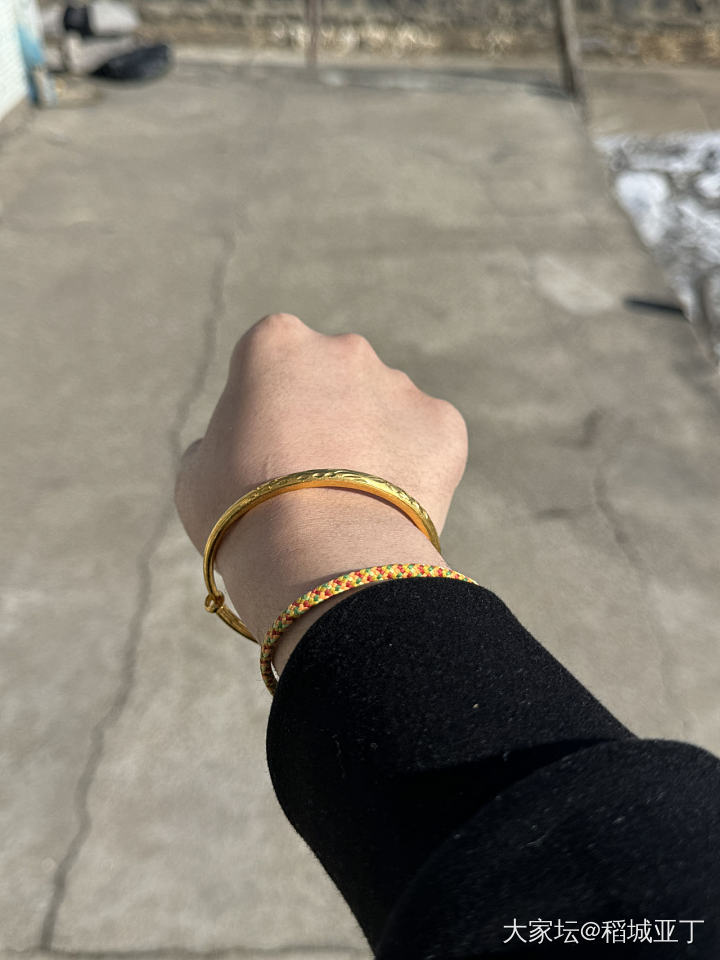 😍越来越爱金镯子了！以后我也想整一个！馋很久了！_手镯金