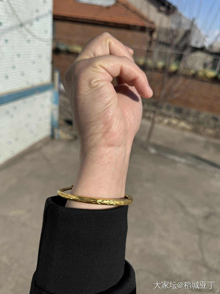 😍越来越爱金镯子了！以后我也想整一个！馋很久了！_手镯金