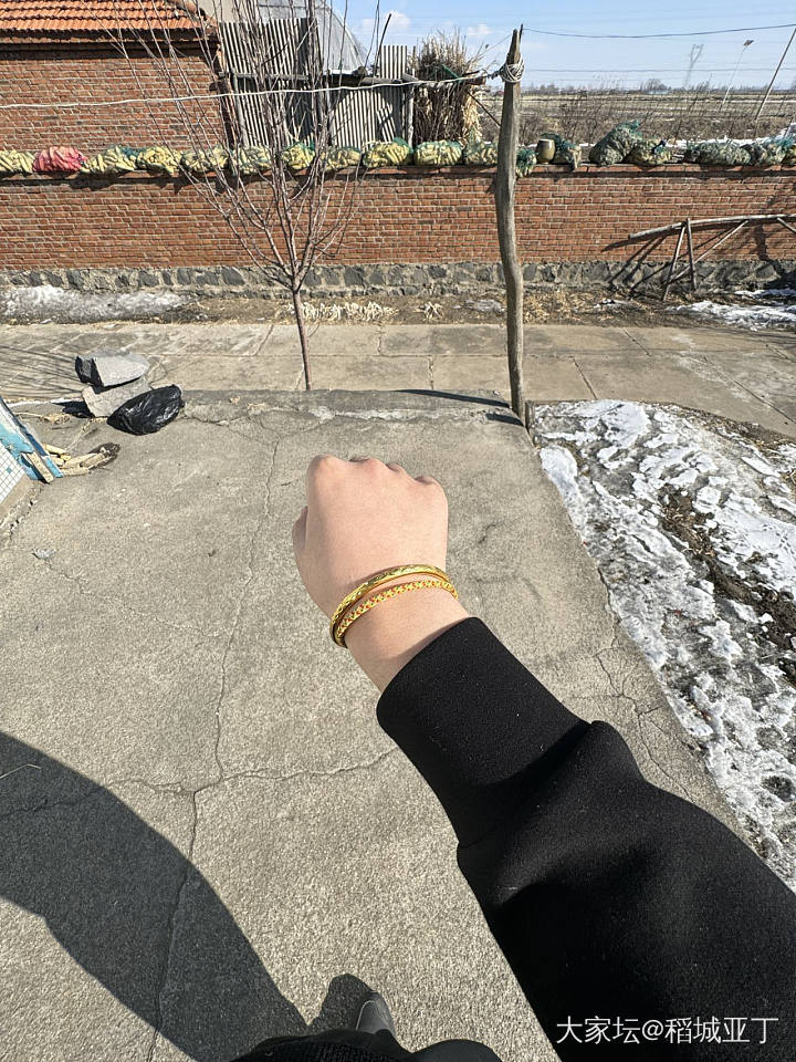 😍越来越爱金镯子了！以后我也想整一个！馋很久了！_手镯金