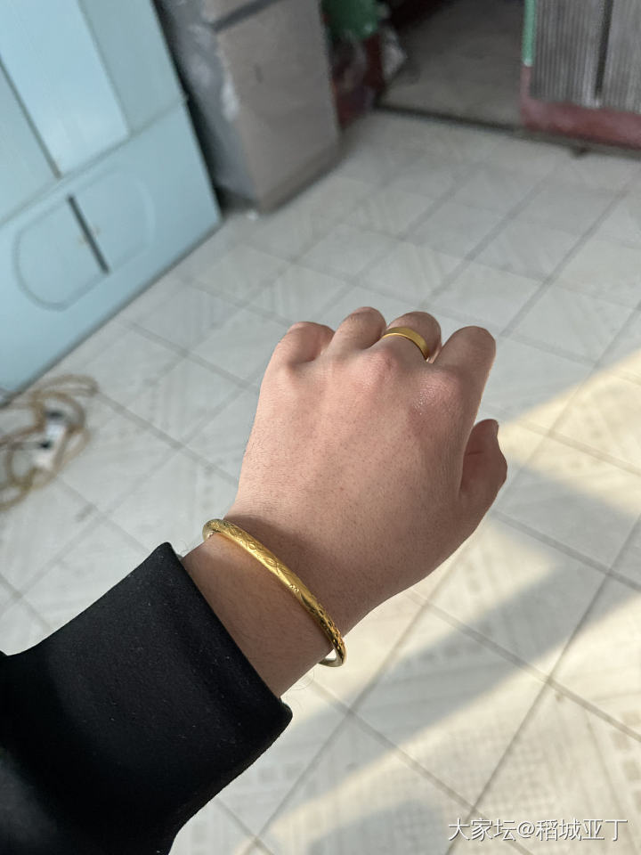 😍越来越爱金镯子了！以后我也想整一个！馋很久了！_手镯金