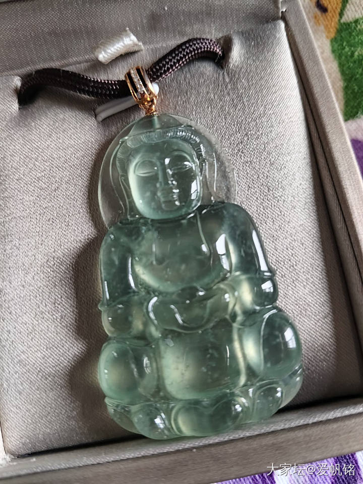 卖家说这是玻璃种观音，你们觉得到玻璃种了吗？_翡翠
