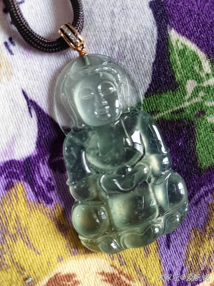 卖家说这是玻璃种观音，你们觉得到玻璃种了吗？_翡翠