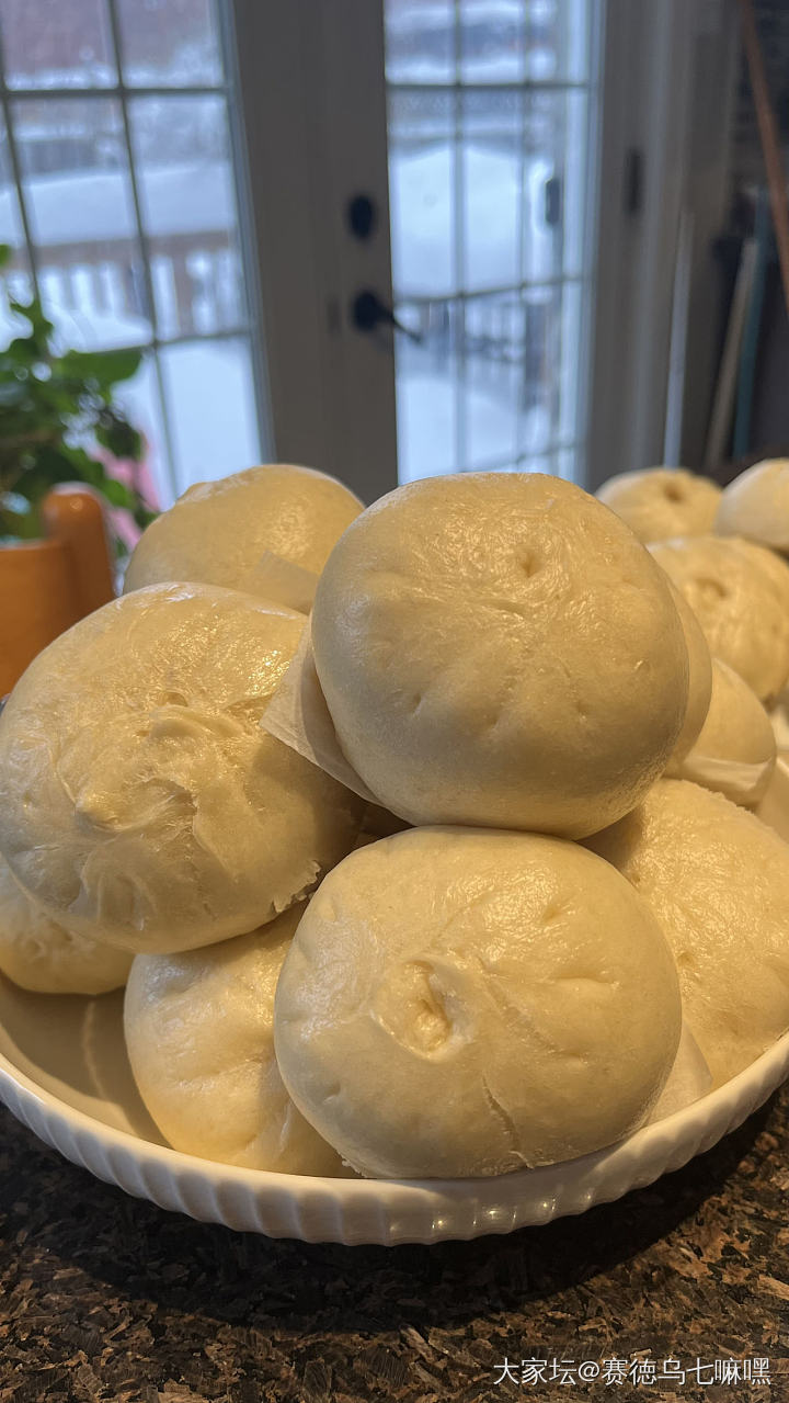 大雪封门，三斤面包了60个包子_美食