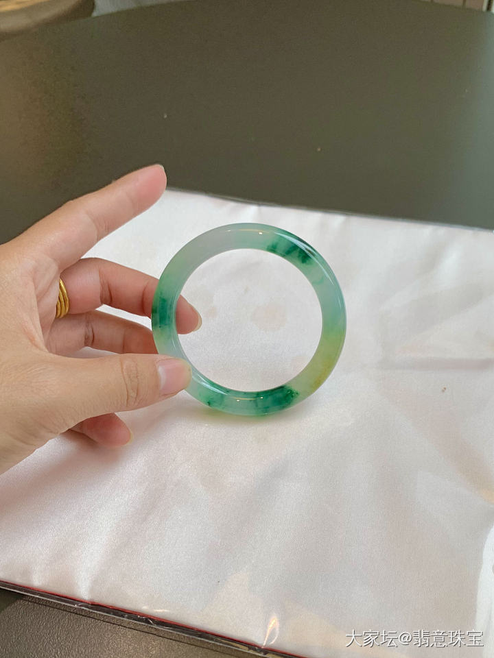 种色pk一下_手镯翡翠