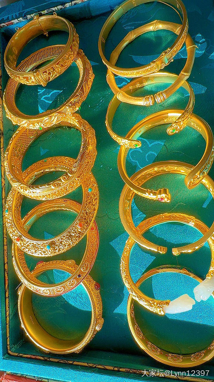 秀一下小金金