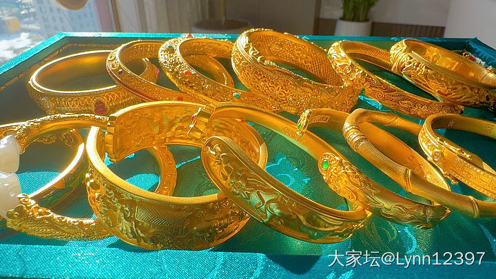 秀一下小金金