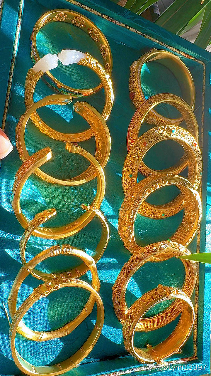 秀一下小金金