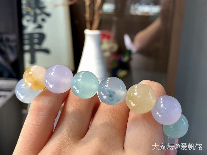 美美的多宝翡翠手串_珠串翡翠