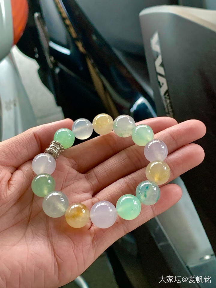 美美的多宝翡翠手串_珠串翡翠