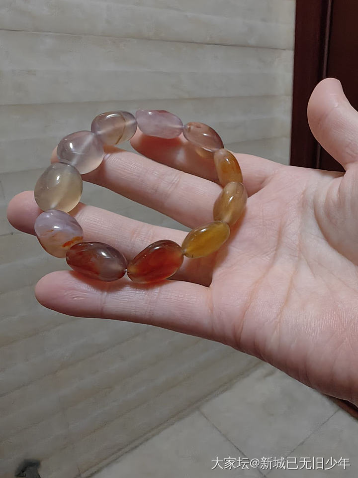 保山料小庄包裹体_珠串玉髓玛瑙